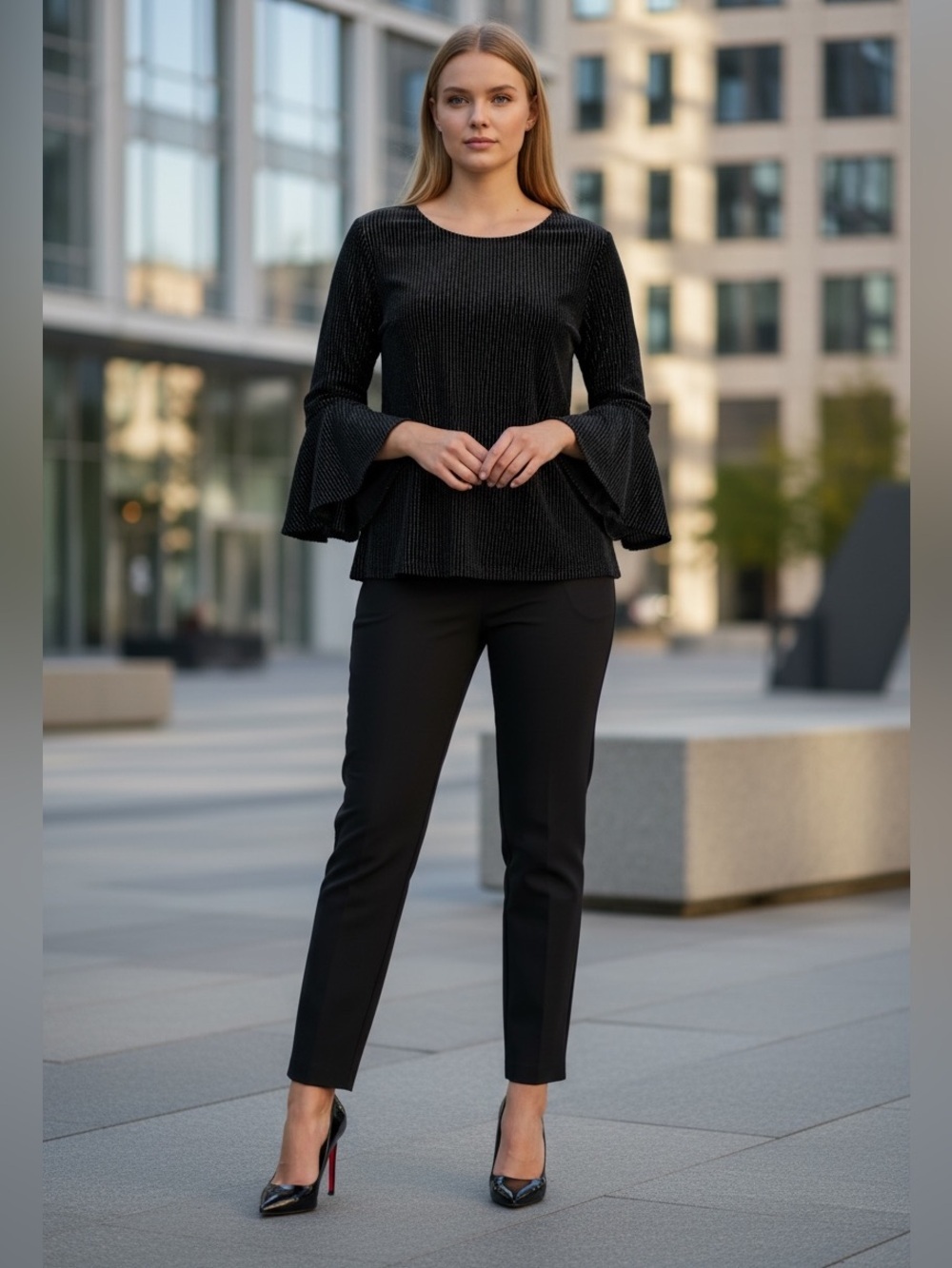 Trisisto Femme, Black Metallic Velvet Pleated Bell Sleeve Top, Large